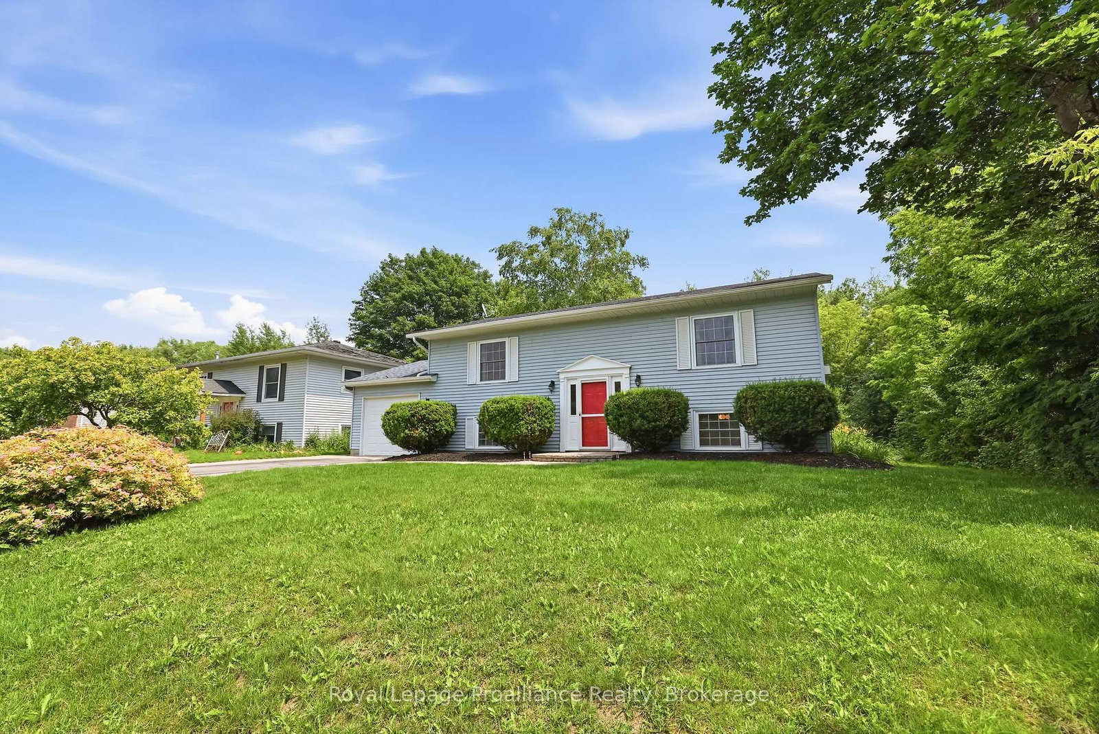 23 Harbour Street • Brighton, ON photo 2