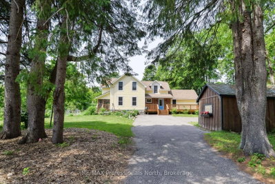 325 McPherson Street • Gravenhurst, ON photo 2
