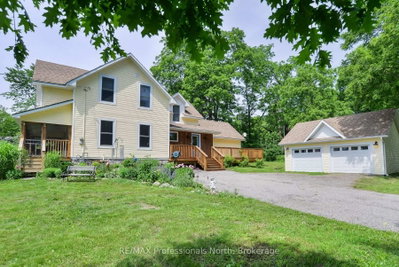 325 McPherson Street • Gravenhurst, ON photo 3