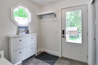 325 McPherson Street • Gravenhurst, ON photo 5