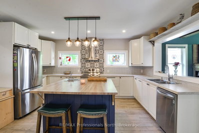 325 McPherson Street • Gravenhurst, ON photo 6