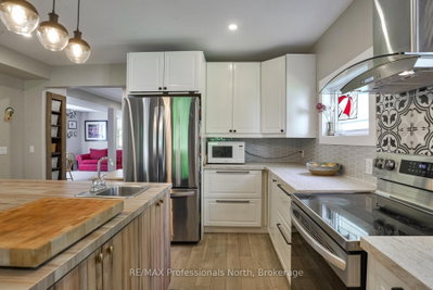 325 McPherson Street • Gravenhurst, ON photo 7