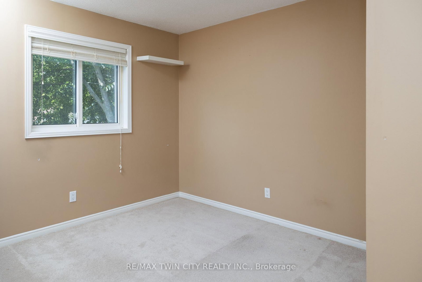 7 GRAYSTONE Court • Brant, ON photo 13