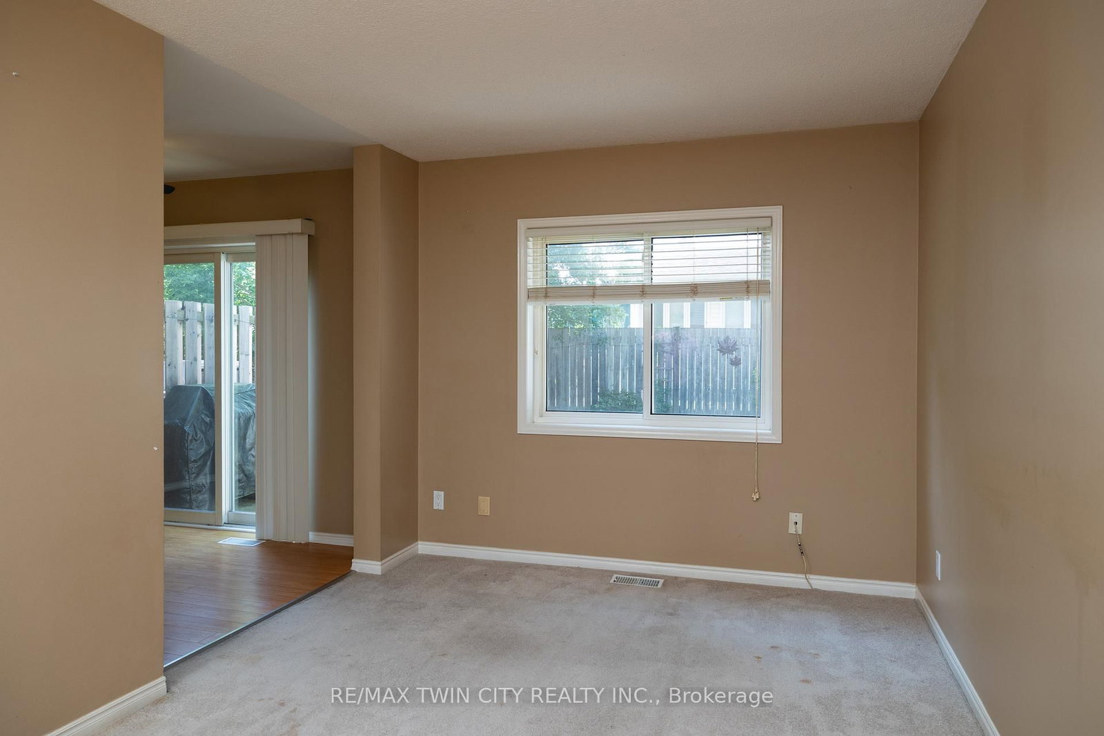 7 GRAYSTONE Court • Brant, ON photo 6