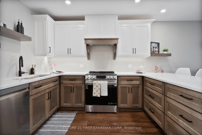 44 POSTMA Crescent • North Middlesex, ON photo 9