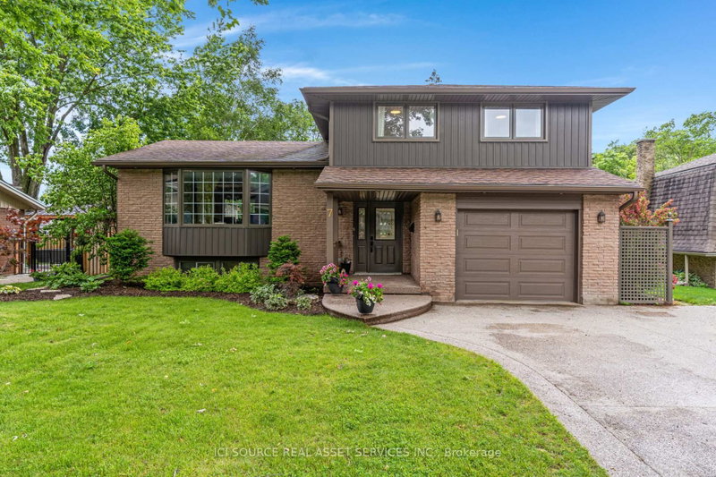 7 Blue Heron Court, Woolwich