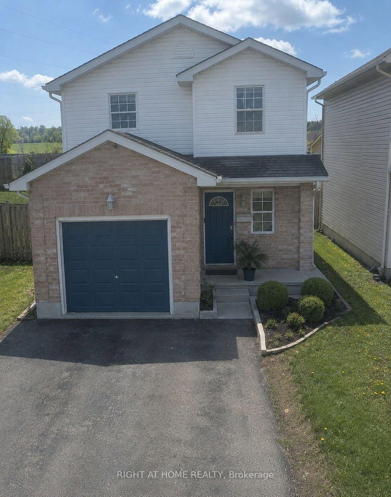 home for lease on Room 1-33 Phair Crescent