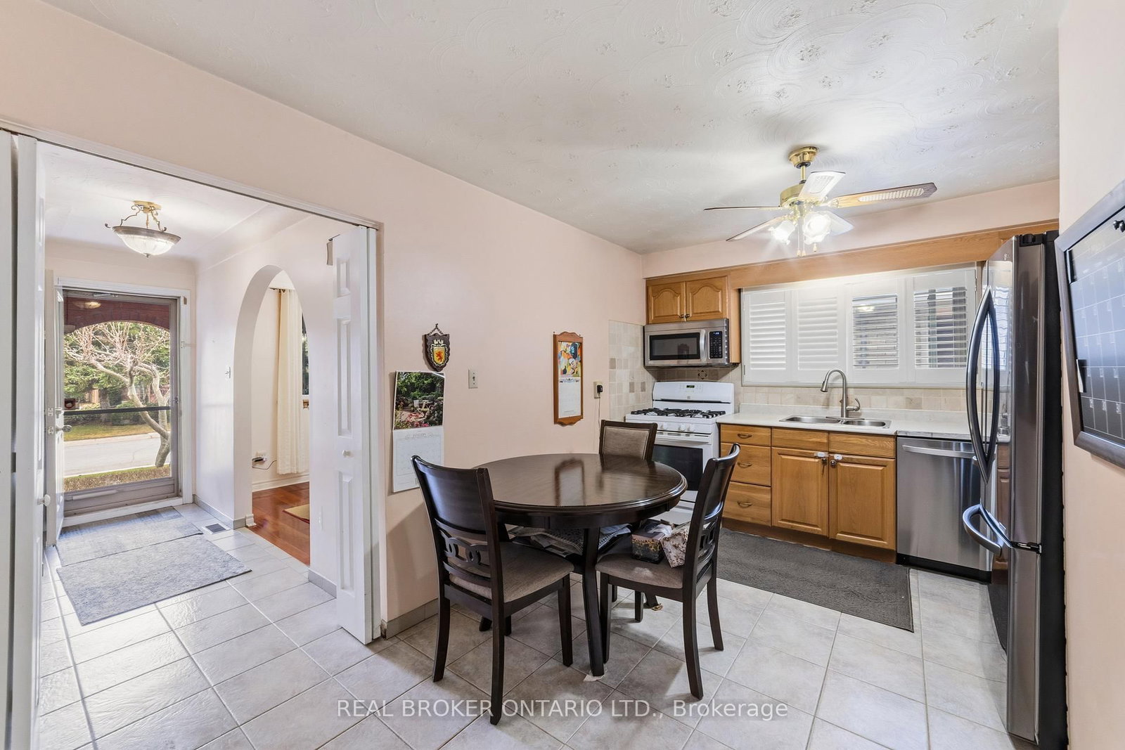 122 Green Cedar Drive • Hamilton, ON photo 7