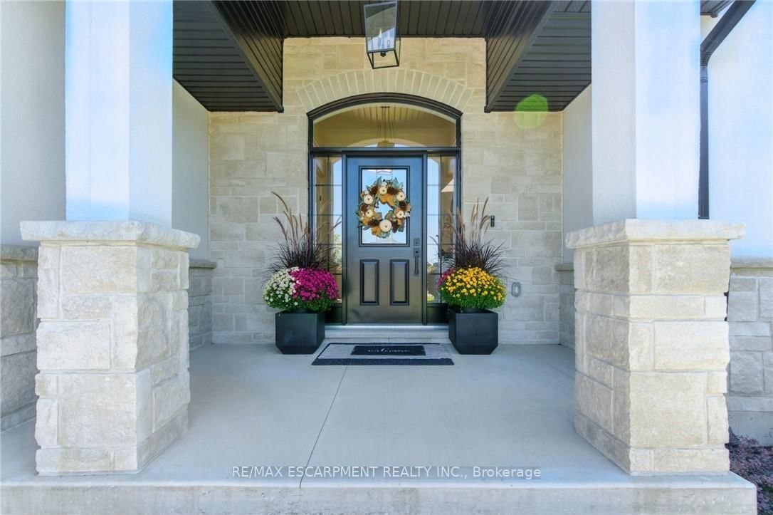 270 Charles Street • Norfolk, ON photo 2