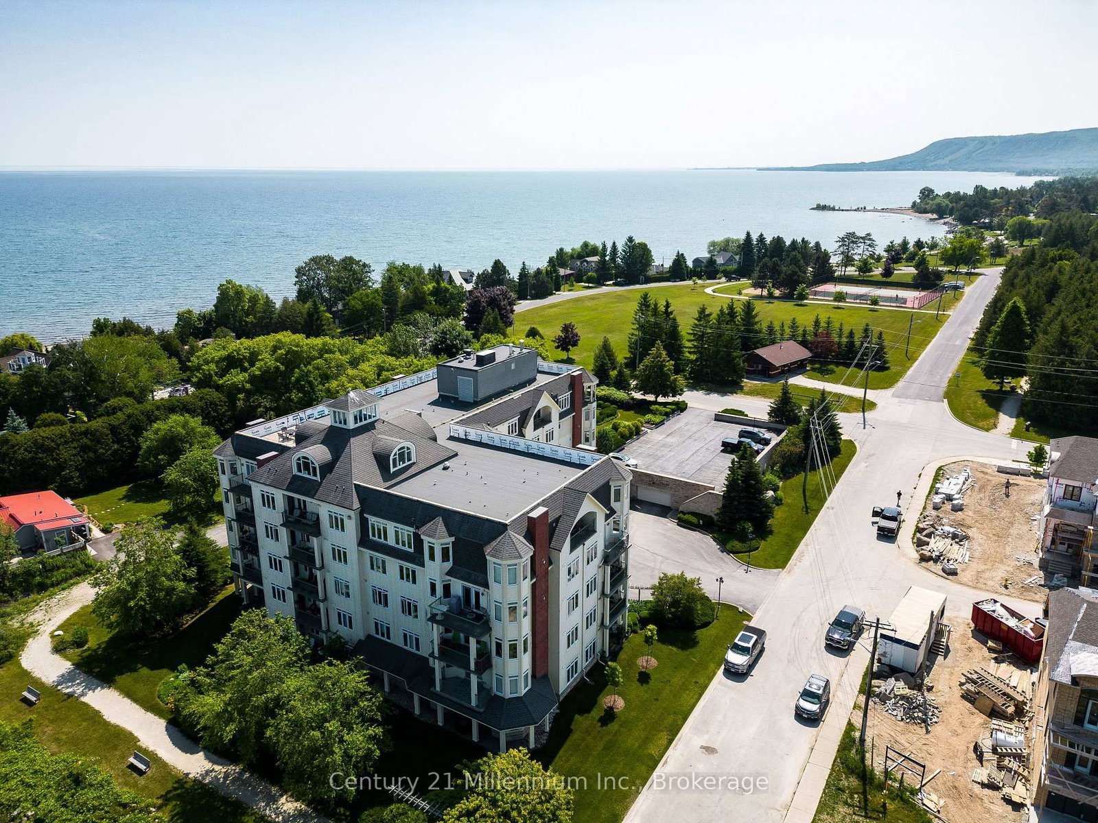 10 Bay Street E • #407 • Blue Mountains, ON photo 3