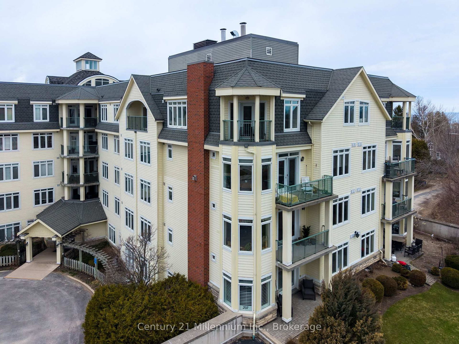 10 Bay Street E • #407 • Blue Mountains, ON photo 6