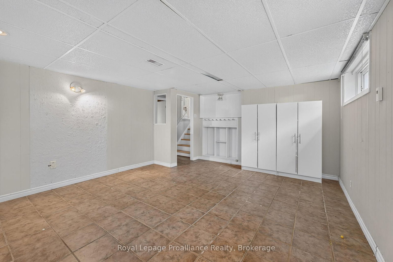 12 Stavebank Road • Belleville, ON photo 23
