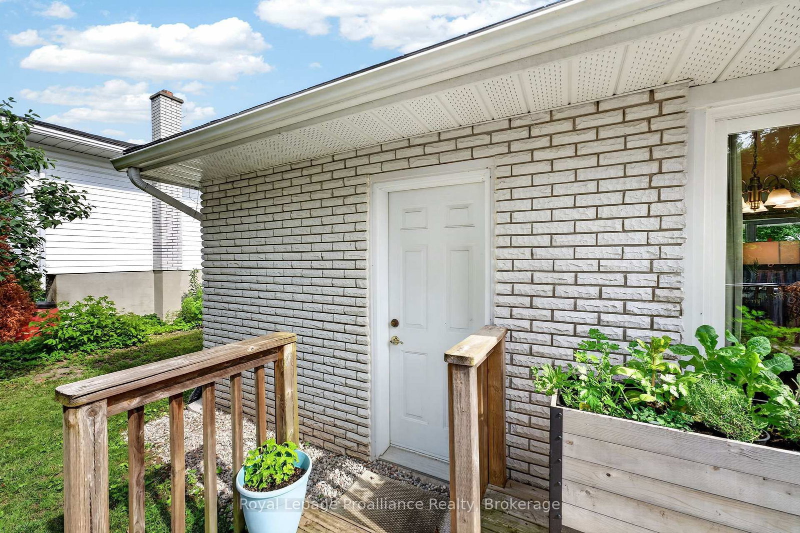 12 Stavebank Road • Belleville, ON photo 28