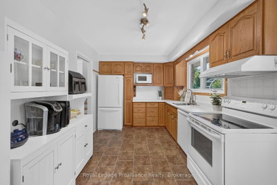 12 Stavebank Road • Belleville, ON photo 9