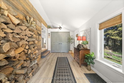 12130 Loyalist Parkway • Prince Edward County, ON photo 4