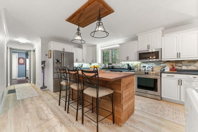 12130 Loyalist Parkway • Prince Edward County, ON photo 6