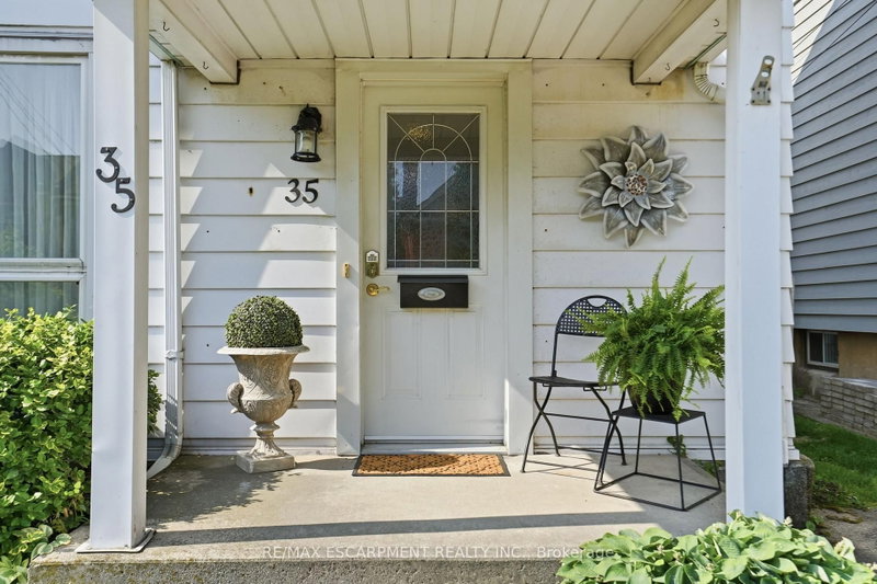 35 Chatham Street