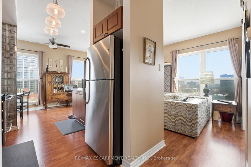 802 - 135 James Street S