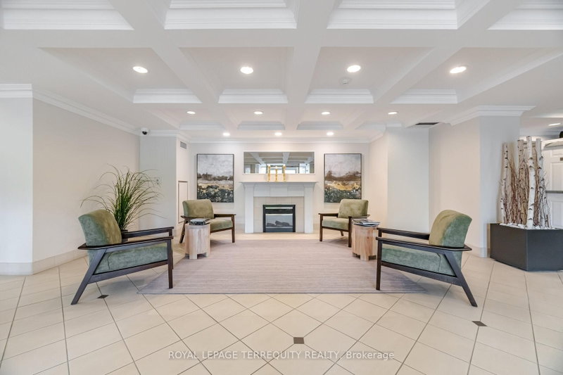 707 - 2000 Creekside Drive