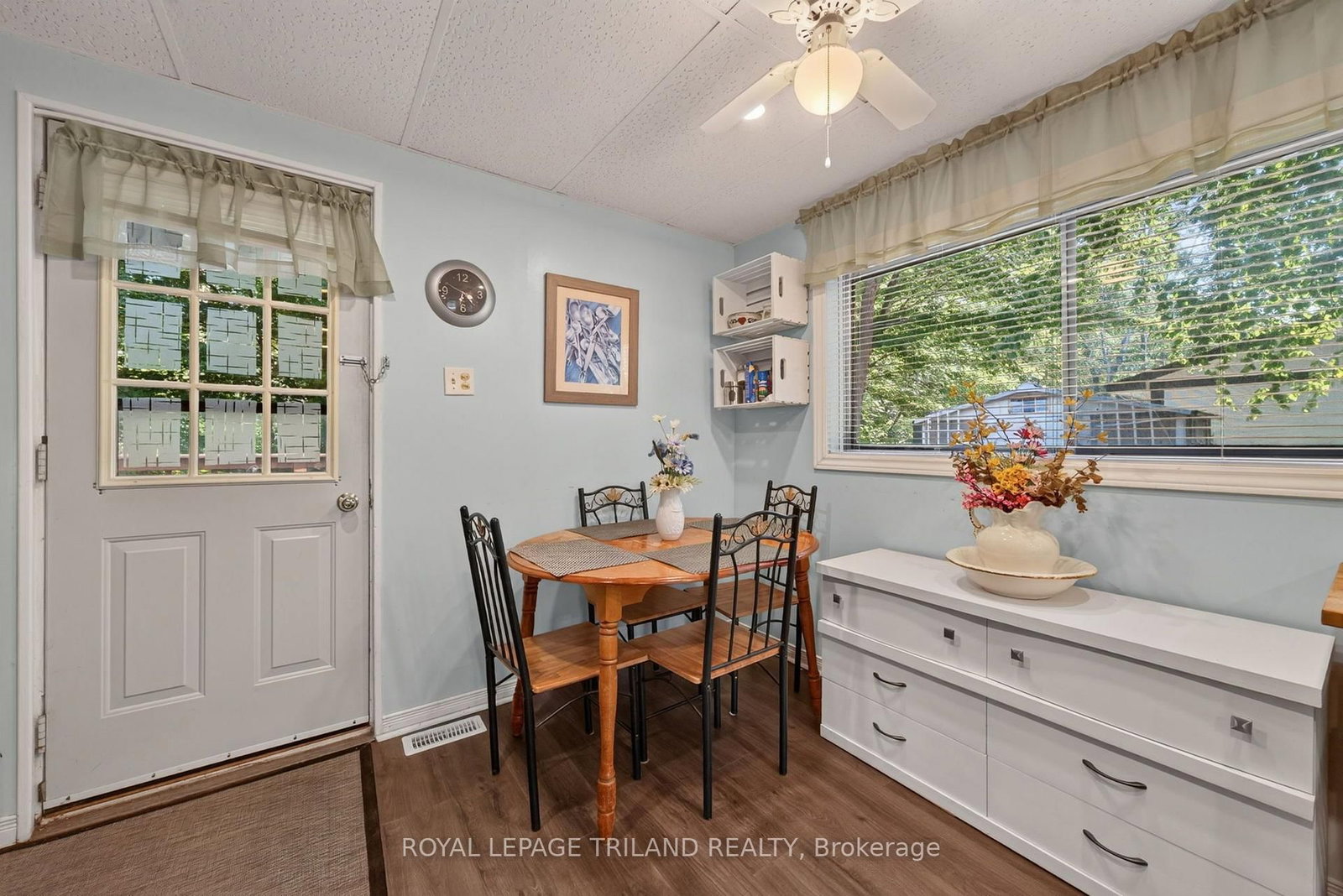 6302 HURON Drive • Lambton Shores, ON photo 10