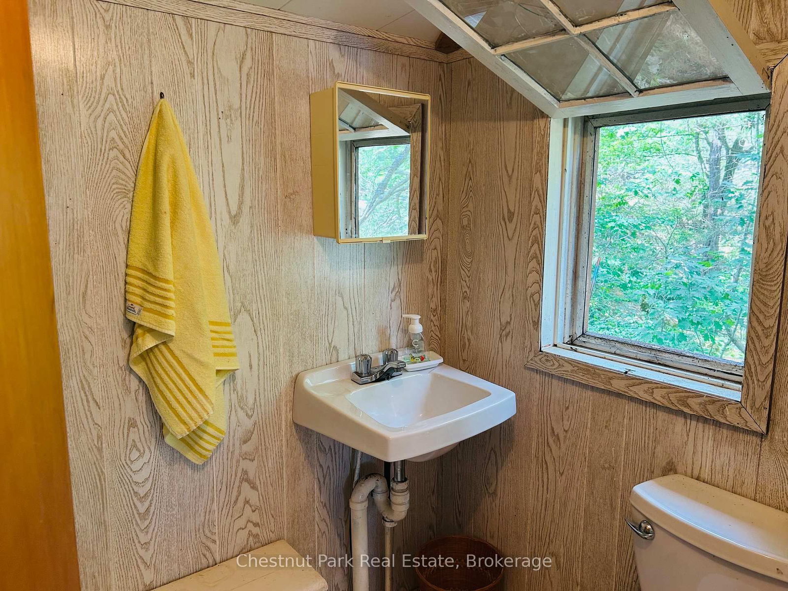 1051- 1 & 2 WIGWAM LODGE Road • Gravenhurst, ON photo 37
