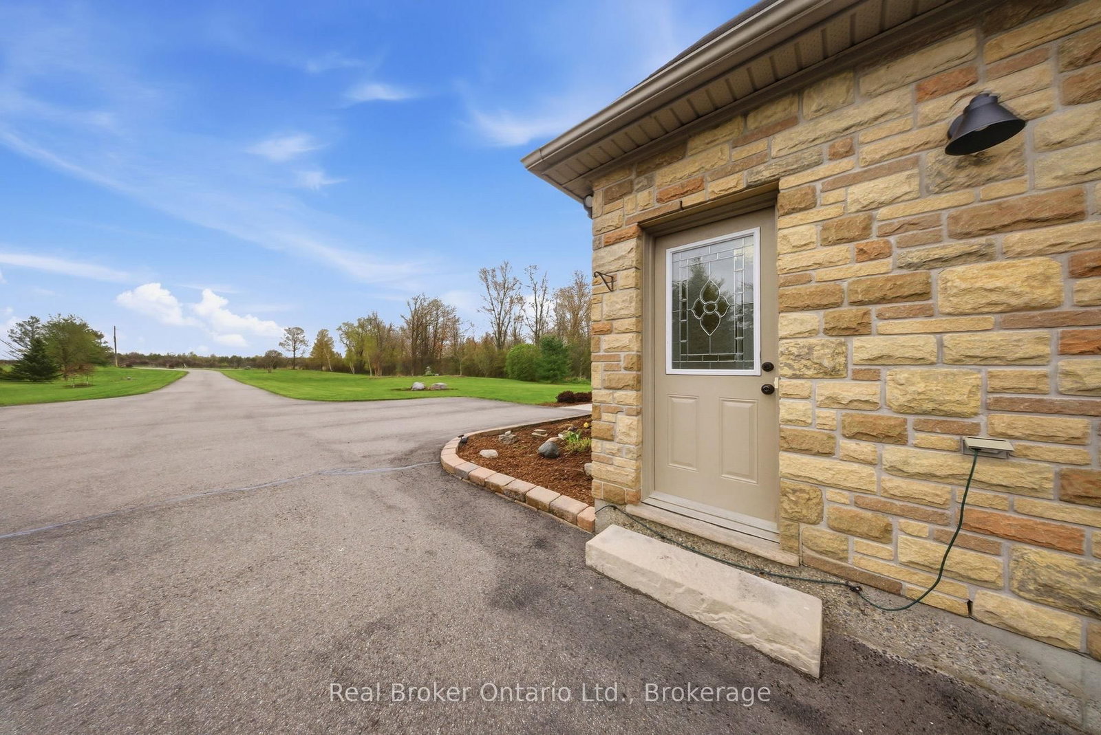 4760 Nassagaweya-Puslinch Townline • Puslinch, ON photo 39
