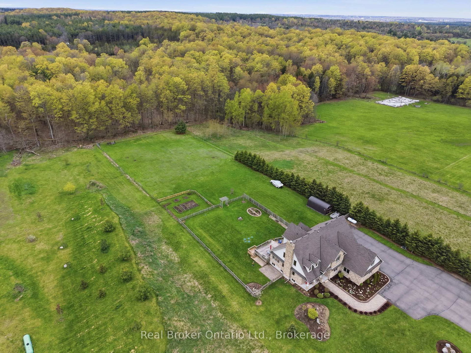 4760 Nassagaweya-Puslinch Townline • Puslinch, ON photo 42
