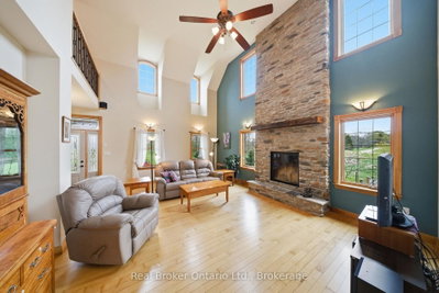 4760 Nassagaweya-Puslinch Townline • Puslinch, ON photo 8