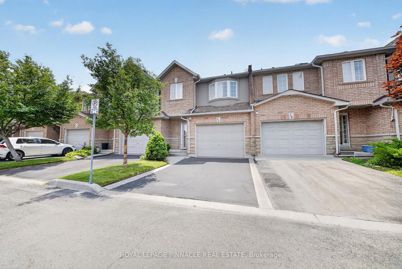 163 Livingston Avenue N, Grimsby