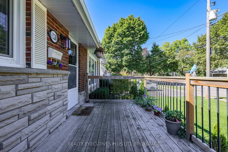 6528 STAMFORD GREEN Dr photo 5