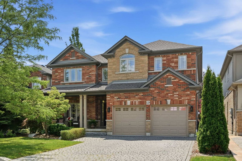 129 Magnificent Way, Hamilton
