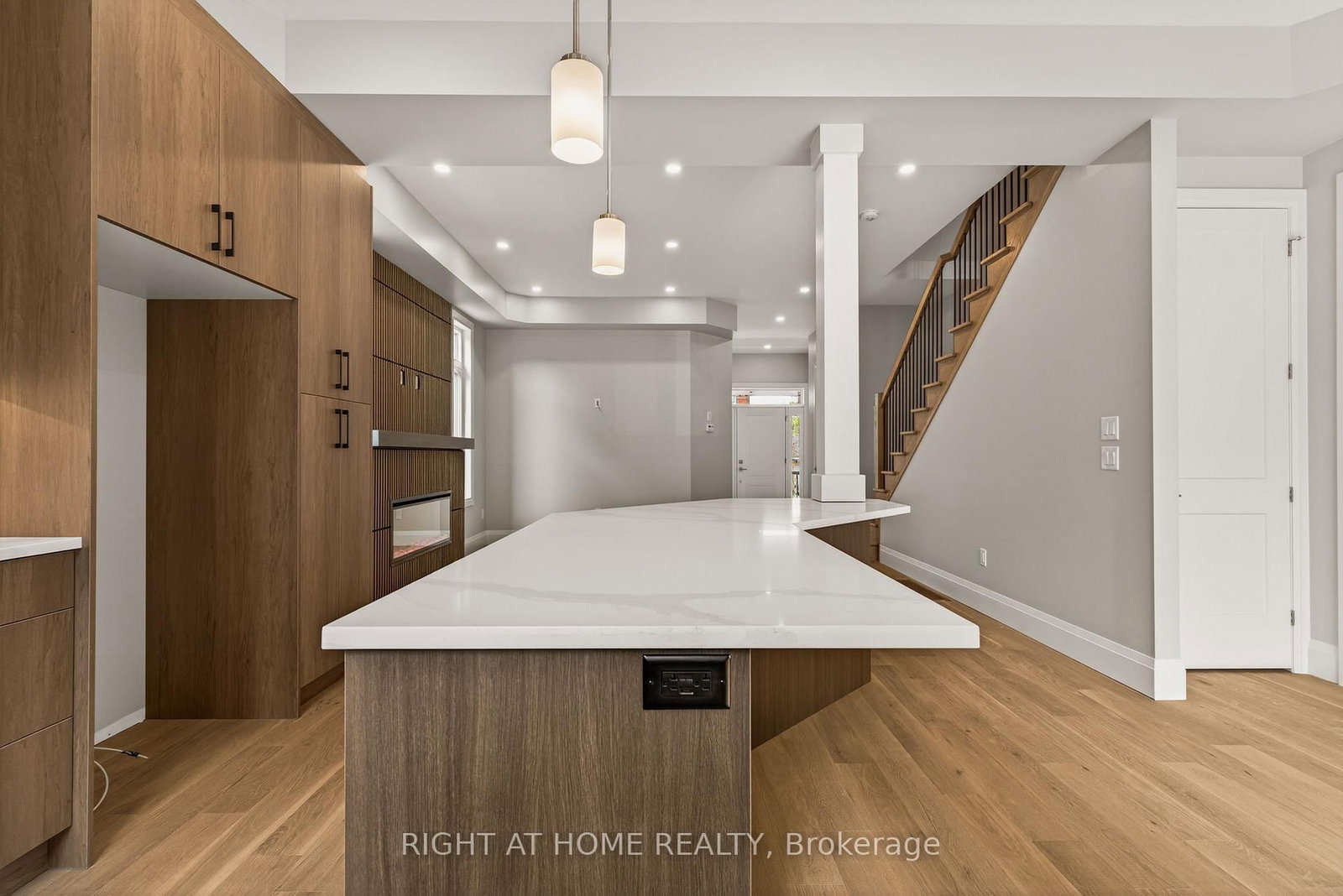 279 Hess Street S • Hamilton, ON photo 28