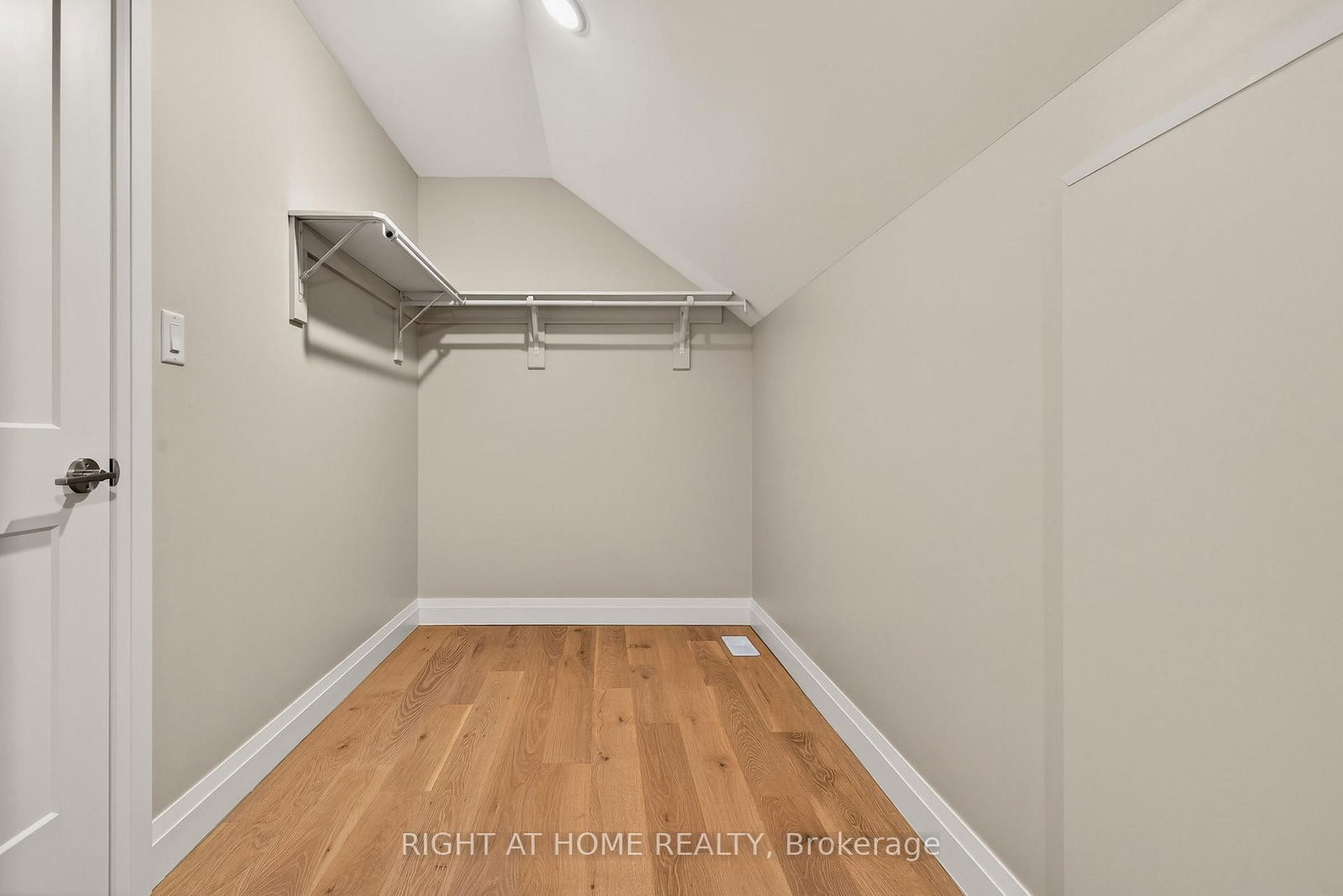 279 Hess Street S • Hamilton, ON photo 36