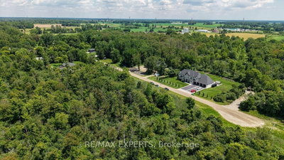 6506 Krista Lane • Southwest Middlesex, ON photo 4