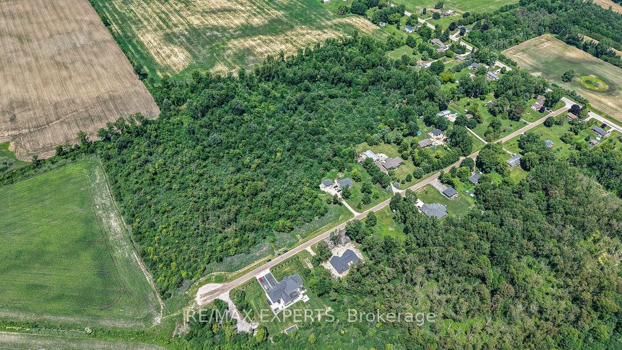 6506 Krista Lane • Southwest Middlesex, ON photo 5