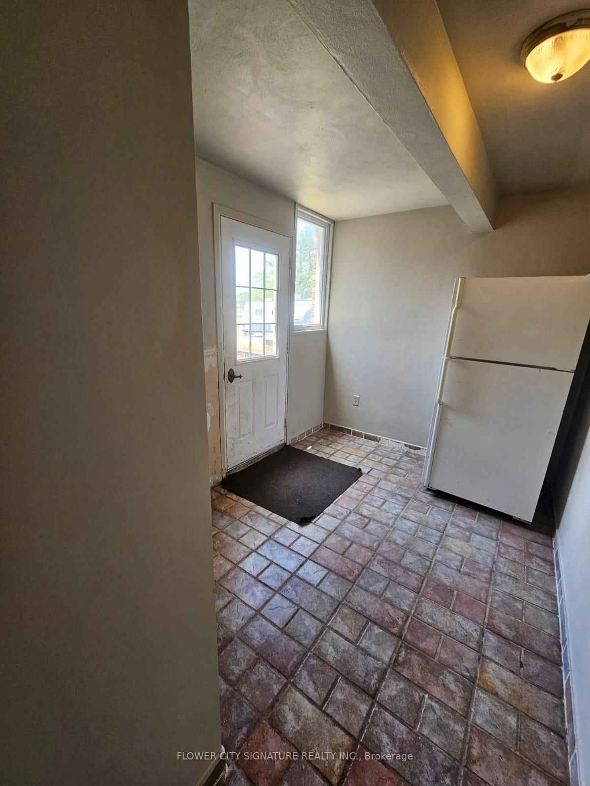 3490 Putnam Road • Thames Centre, ON photo 6