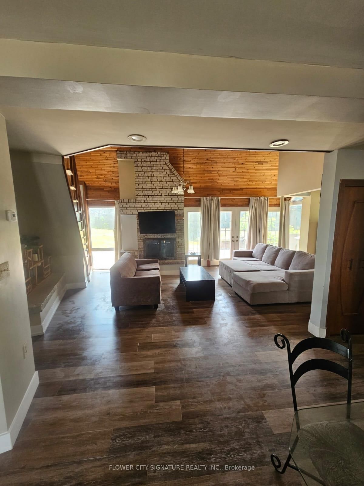 3490 Putnam Road • Thames Centre, ON photo 9