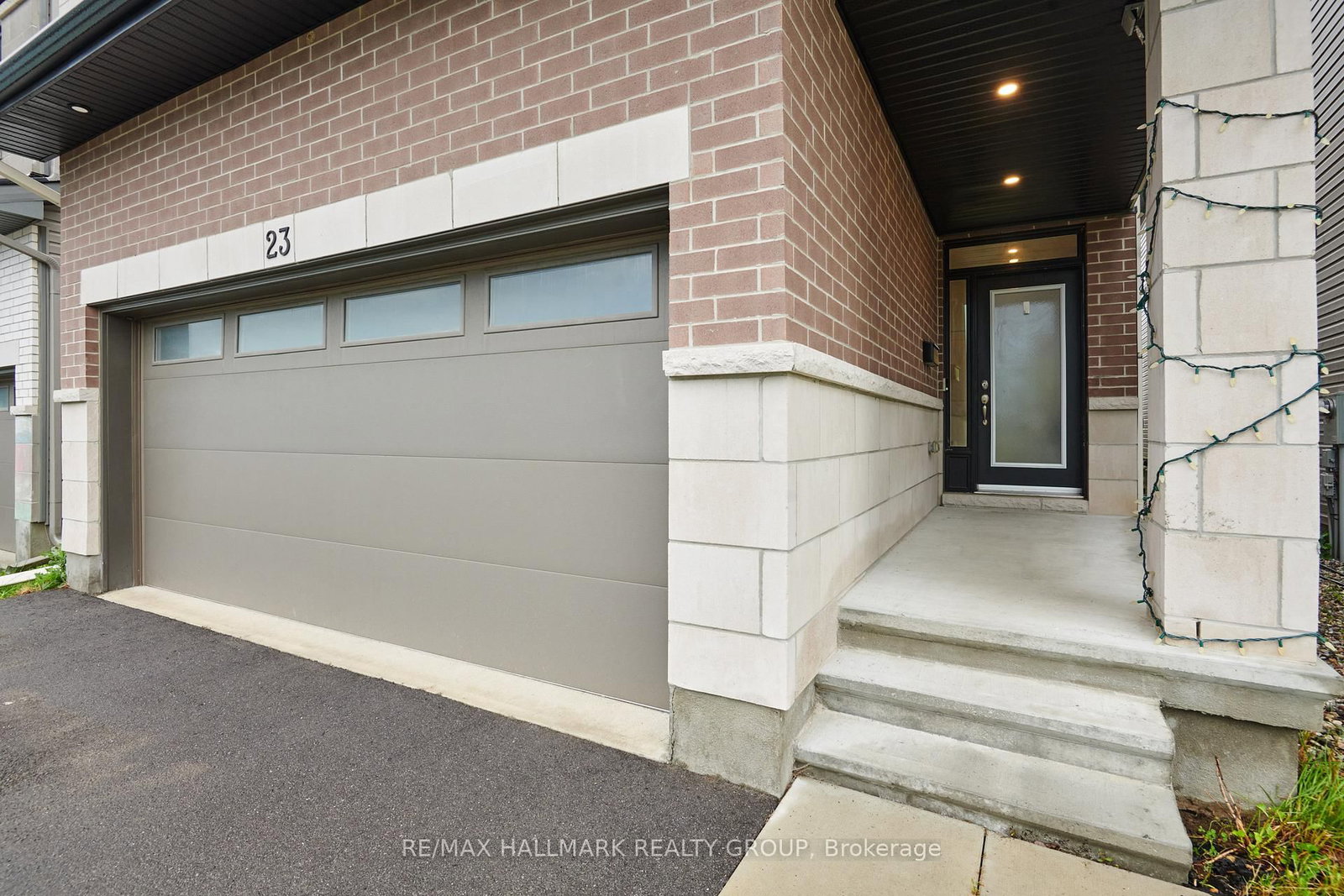 23 Peony Lane • Manotick, ON photo 2