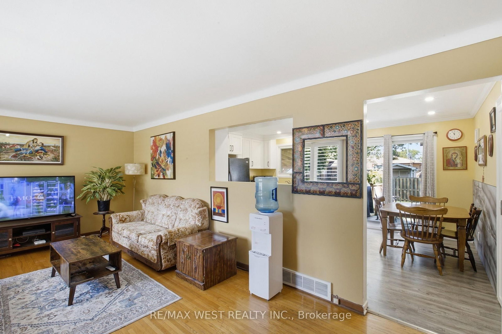 Listing Image 7