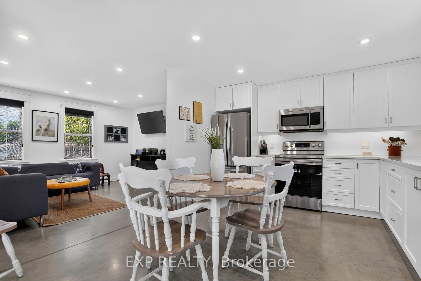 184 James Street • Almonte, ON photo 13