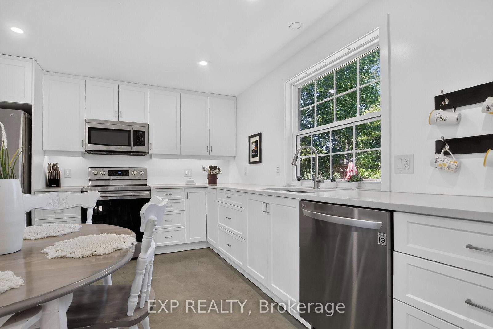 184 James Street • Almonte, ON photo 14