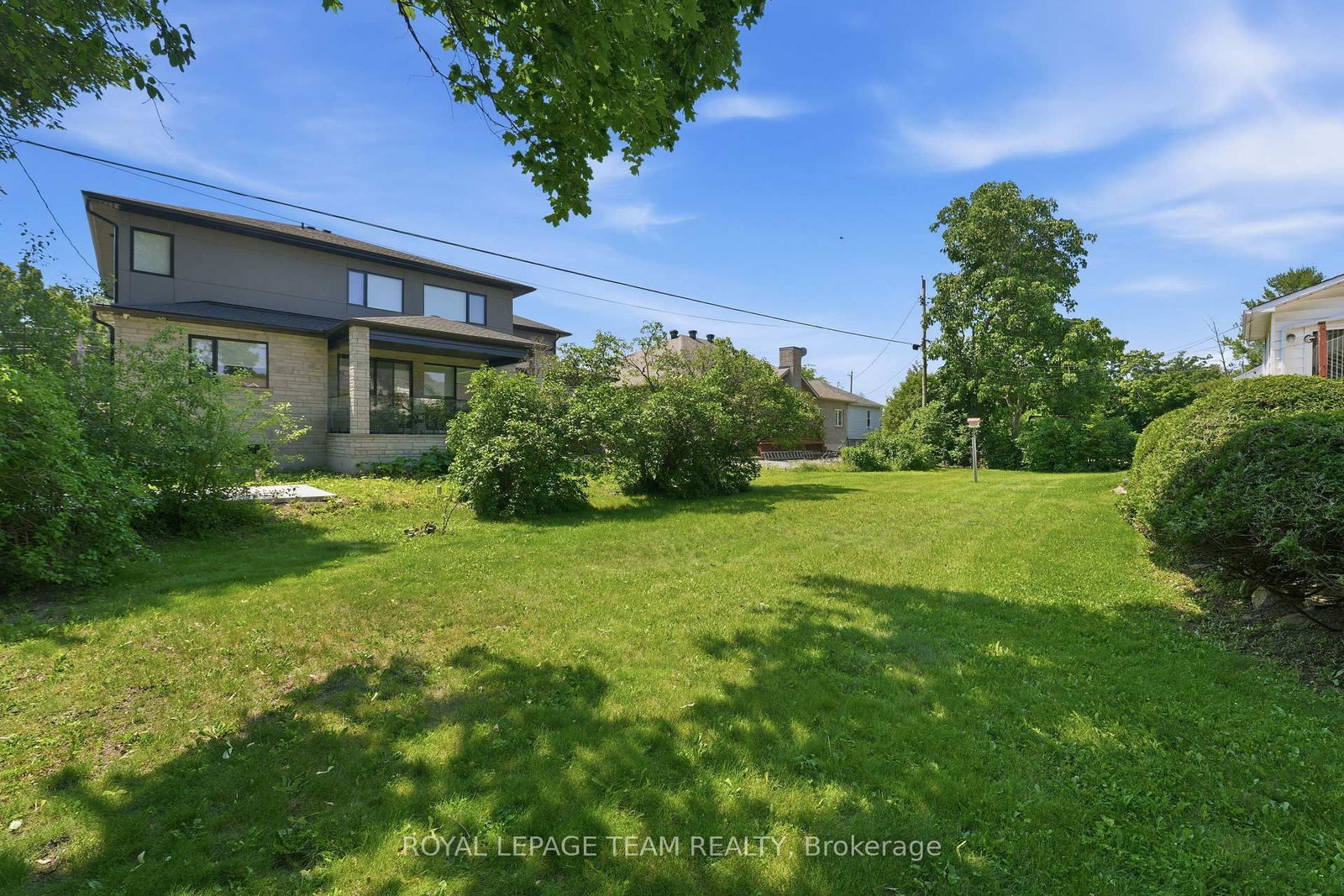84 Rita Avenue • Ottawa, ON photo 35