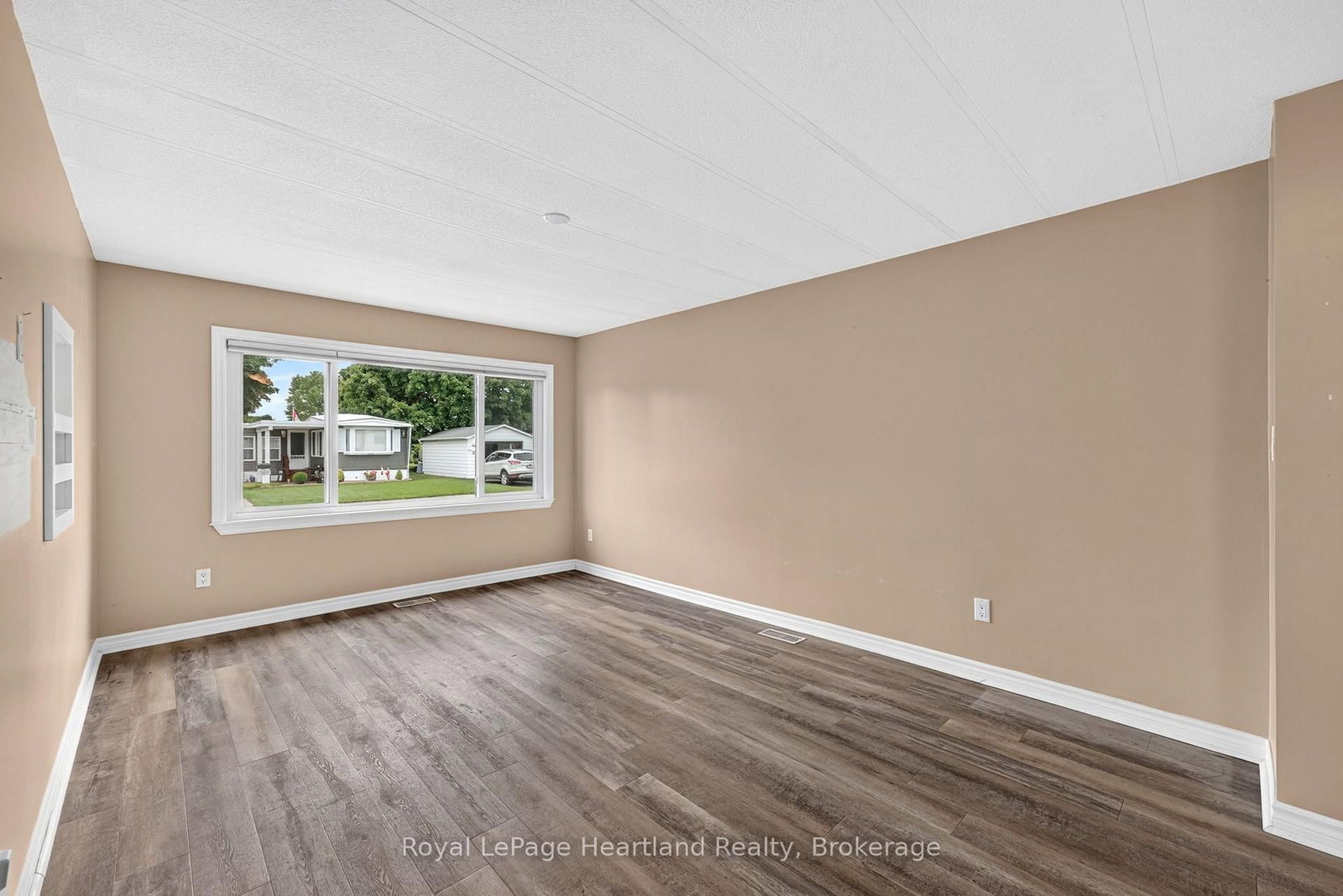 12 Velma Street • Strathroy-Caradoc, ON photo 9