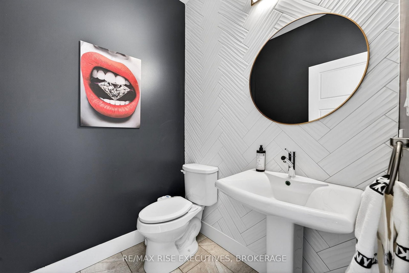 700 Stonehenge Street • Kingston, ON photo 15