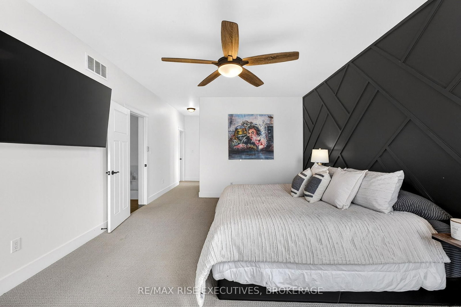 700 Stonehenge Street • Kingston, ON photo 19
