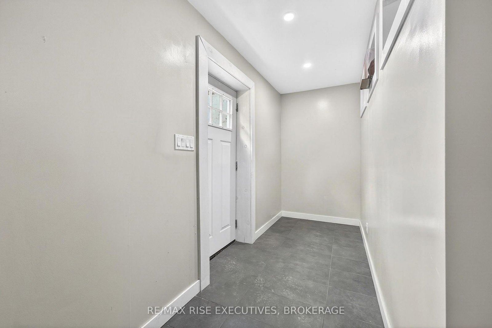 700 Stonehenge Street • Kingston, ON photo 38