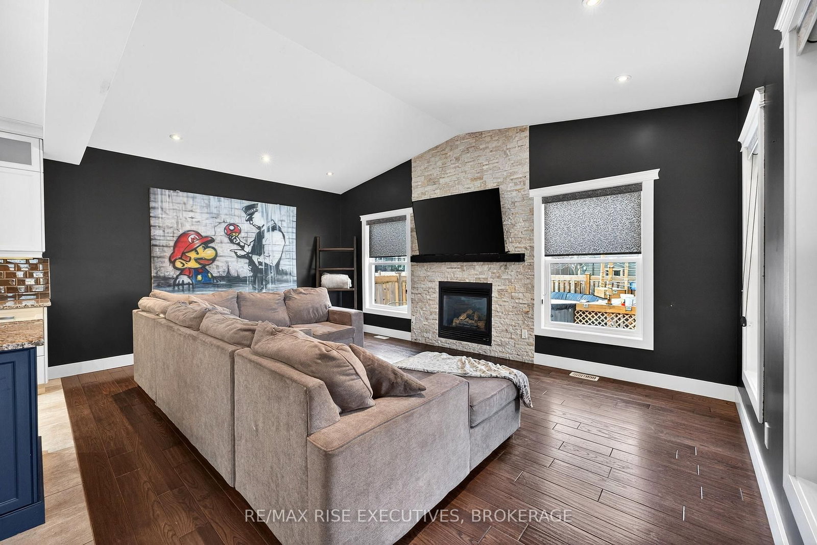 700 Stonehenge Street • Kingston, ON photo 6