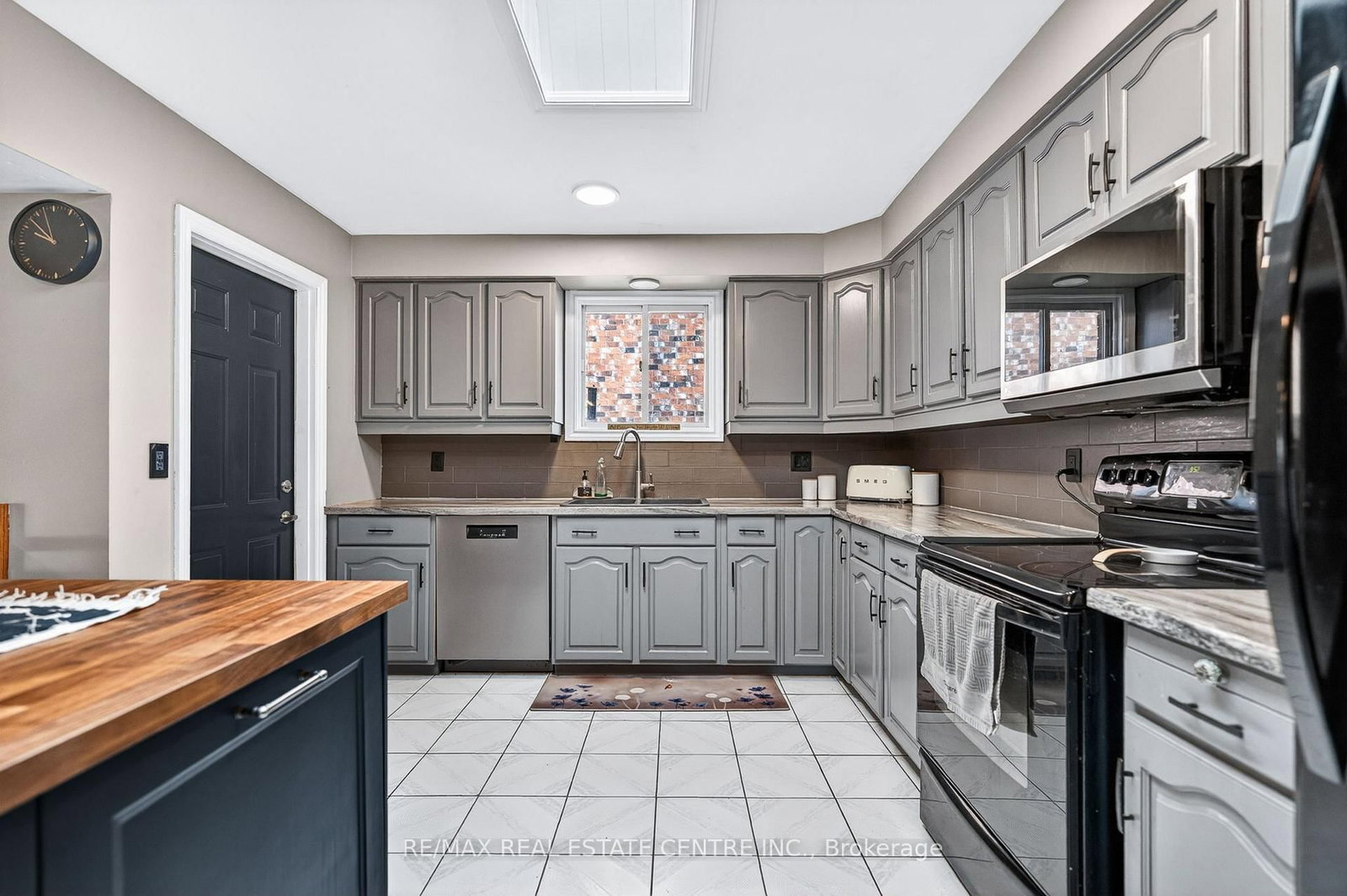 Listing Image 14