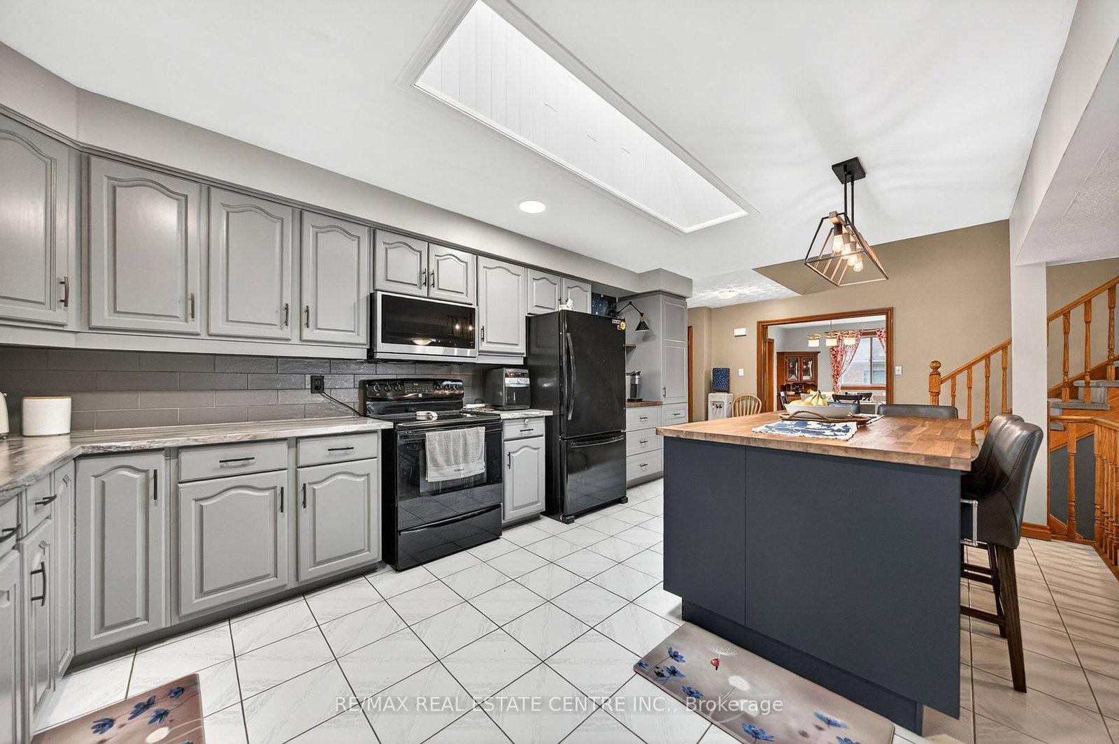 Listing Image 16