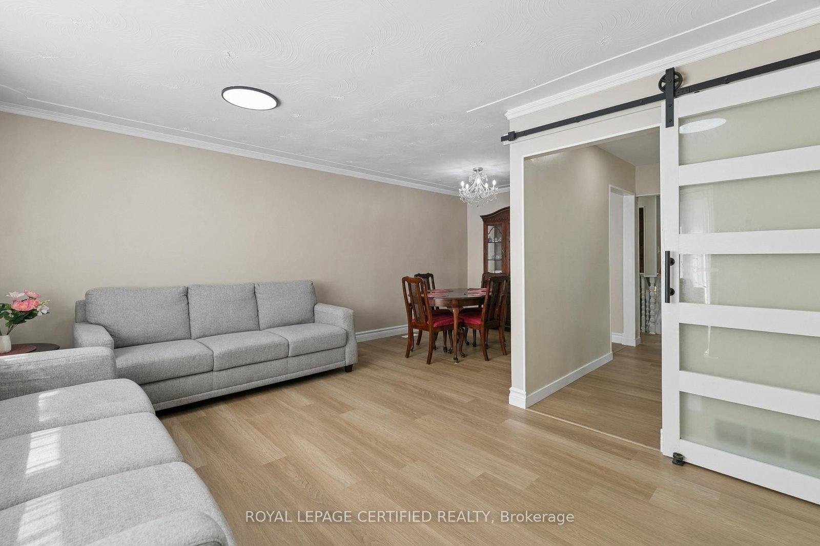 1121 Valentine Drive • Cambridge, ON photo 8
